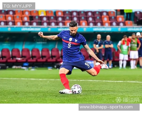 罗马诺透露佩雷茨体检已通过南安普顿850万欧元买断条款生效