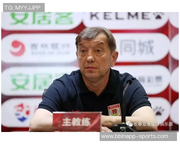 今夏加盟多特的新援贾斯汀勒马首次造访主场并参与U23训练活动 今夏加盟多特的新援贾斯汀勒马首次造访主场并参与U23训练活动