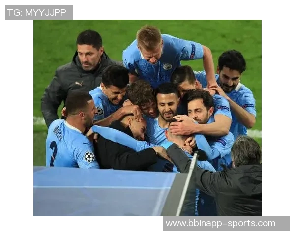 本周欧冠最佳阵容揭晓奥斯梅恩梅里诺福登丹伯恩领衔出战